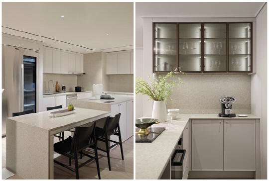 DL이앤씨 '디 셀렉션' 소프트 클래식 스타일 주방(왼쪽)과 '디 셀렉션' 소프트 클래식 스타일 홈바 모습. [DL이앤씨 제공]